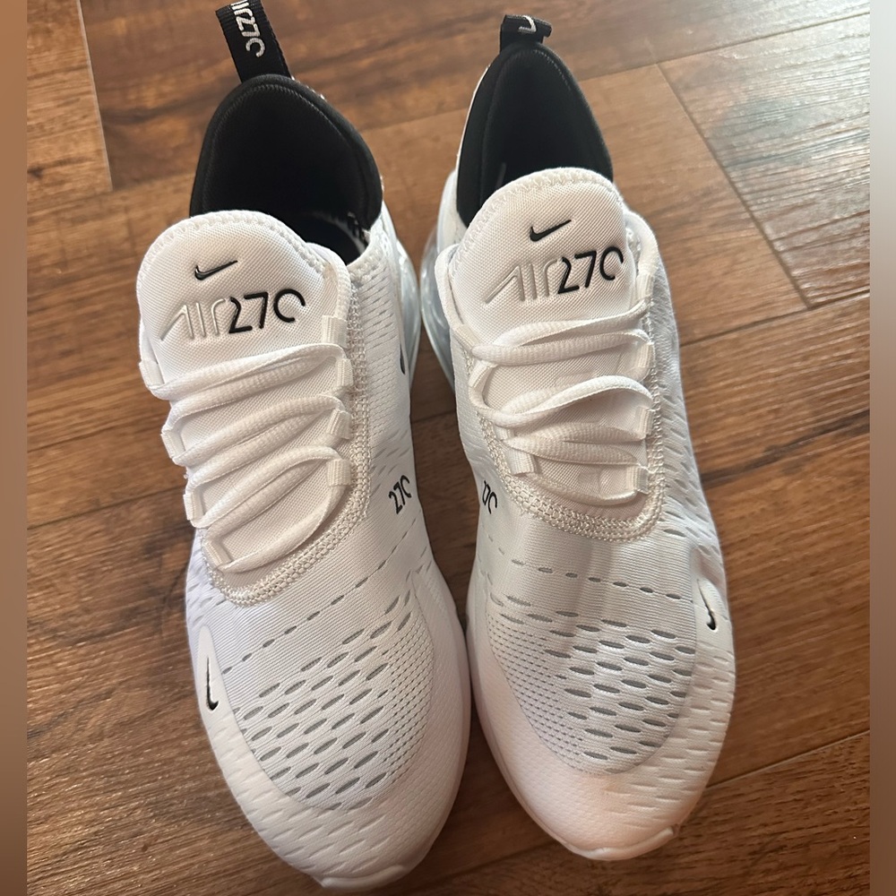 New white Nike air 270. Size 8.5